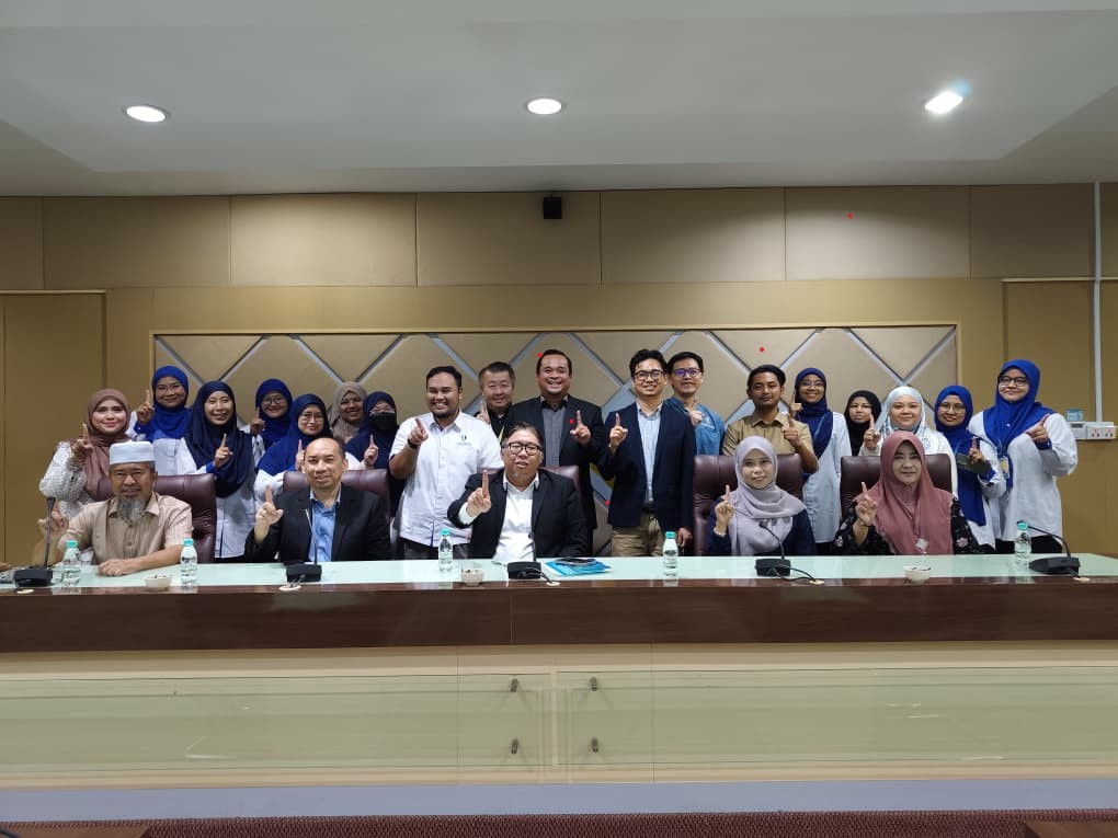 Mesyuarat Bersama Panel Penilai Industri (IAP) bagi Program Diploma Kejuruteraan Awam, FTKA, UMPSA bertempat di Bilik Mesyuarat Senat, UMPSA Kampus Gambang pada 4 Ogos 2026.Terima kasih diucapkan kepada semua panel atas perkongsian kepakaran